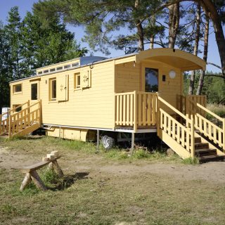 NAWALO Waldkindergartenwagen mit Terrasse am Waldrand