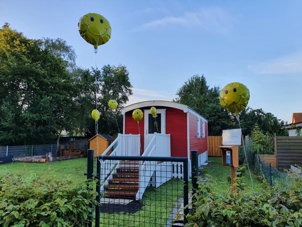 NAWALO Wagen mit Ballonfahrt im Hintergrund, Lübeck